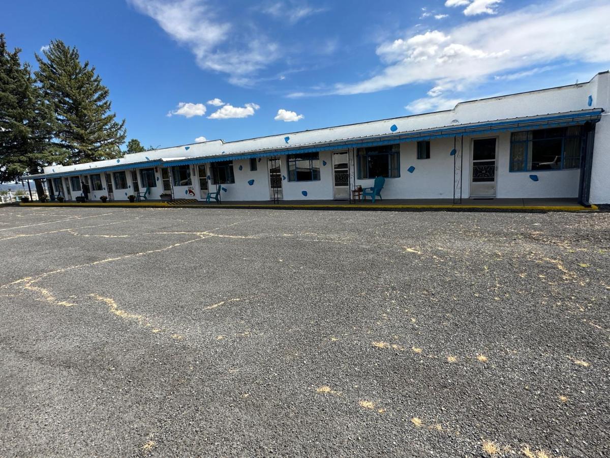 Maverick Motel Raton Exterior photo